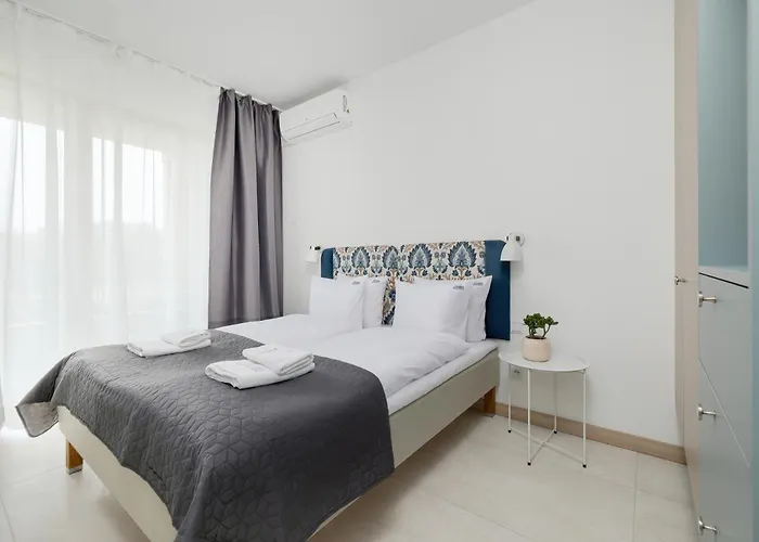 Greeneri Park - Ambria Apartment